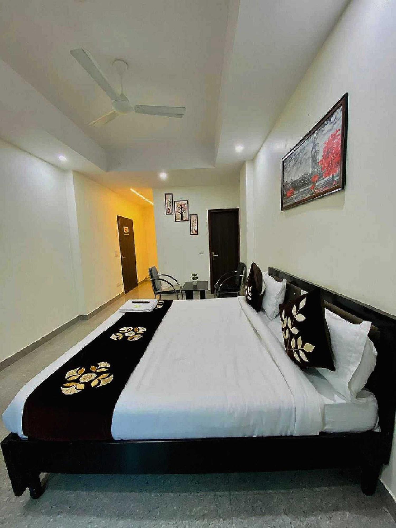 Hotel O K R Resdiancy Near Botanic Garden Of Indian Republic Noida Ngoại thất bức ảnh